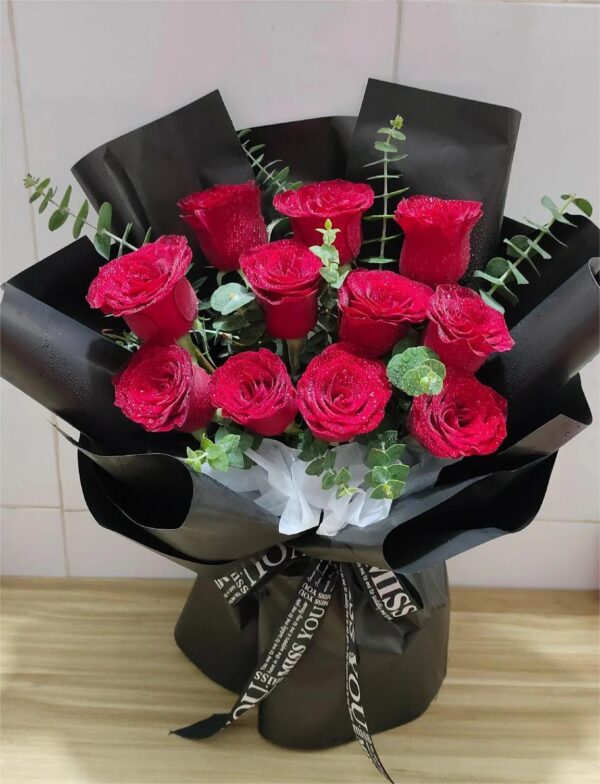 Classic Red Rose Bouquet 🌹🖤 - Deep Love and Nobility