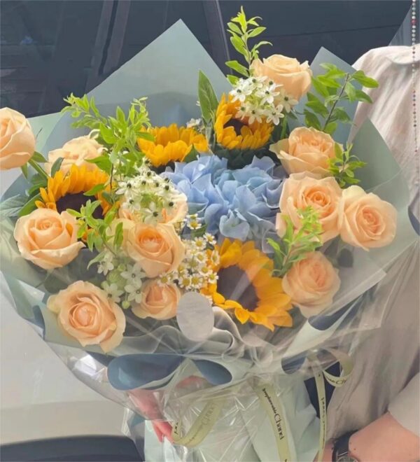 Sunshine Bouquet 🌻💐 - A Heartfelt Expression of Warmth and Joy