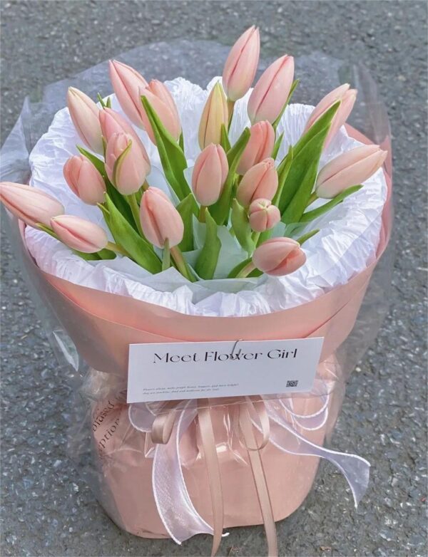 Pink Tulip Bouquet 🌸💖 - A Gentle and Romantic Gesture - Image 2