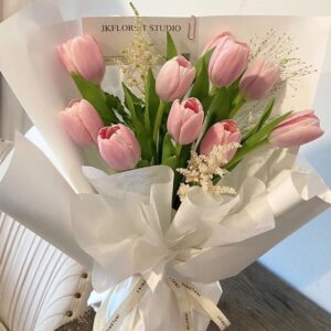 Gentle Pink Tulip Bouquet 🌷💖 - A Sweet and Romantic Expression of Heartfelt Emotions