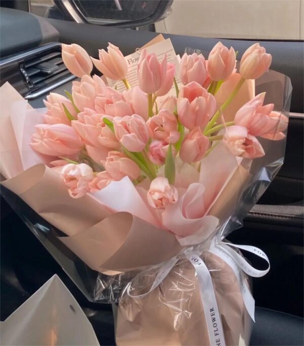 Pink Tulip Bouquet 🌸💖 - A Gentle and Romantic Gesture